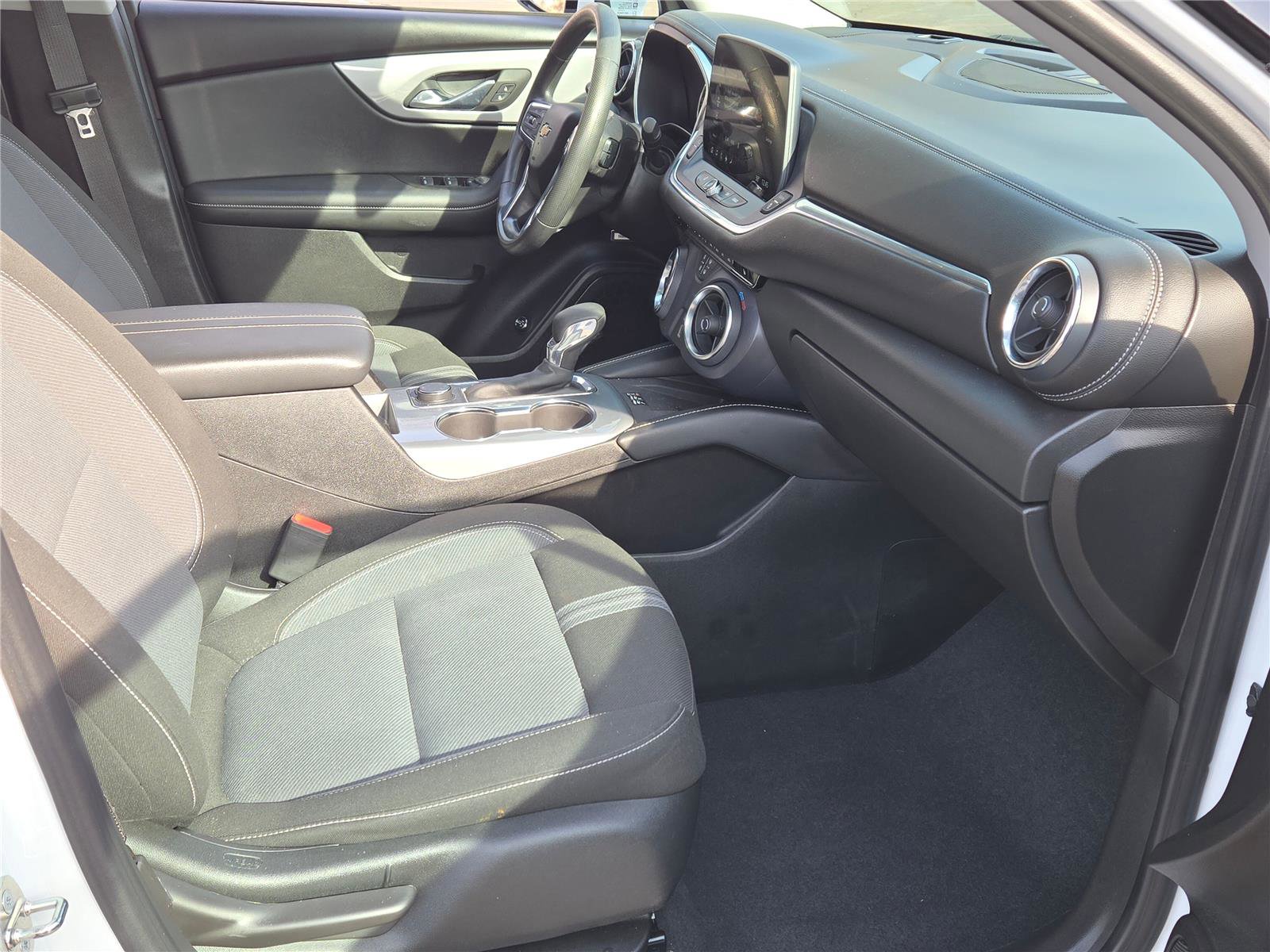 Used 2023 Chevrolet Blazer LT w/ Convenience Package image 4