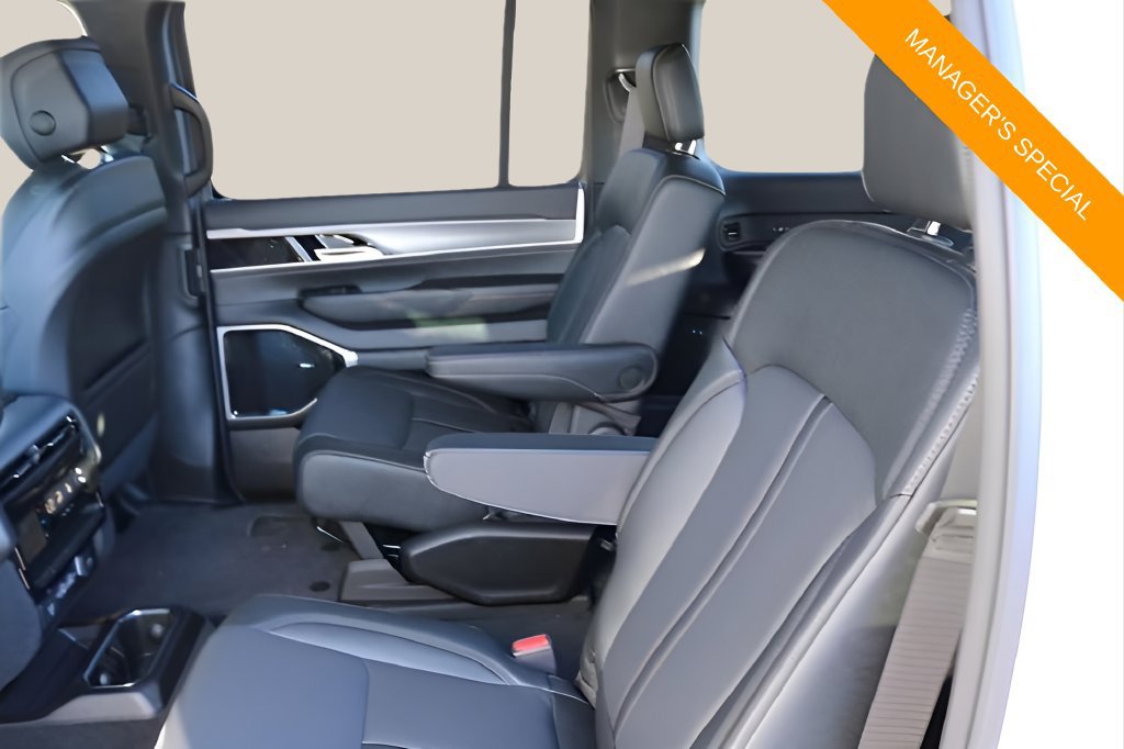 New 2026 Jeep Grand Wagoneer L Limited AWD/4WD image 15