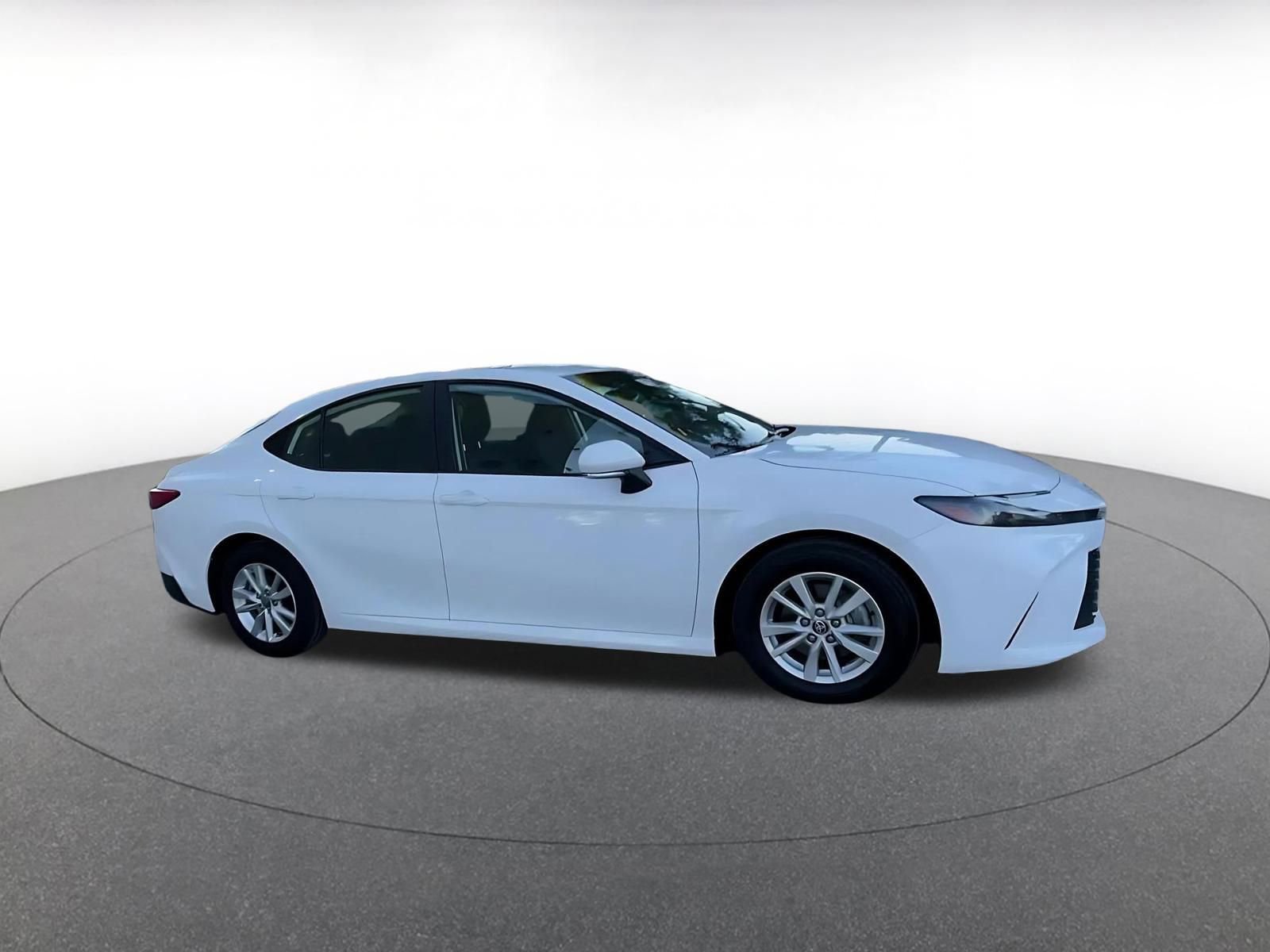 Used 2025 Toyota Camry LE image 2