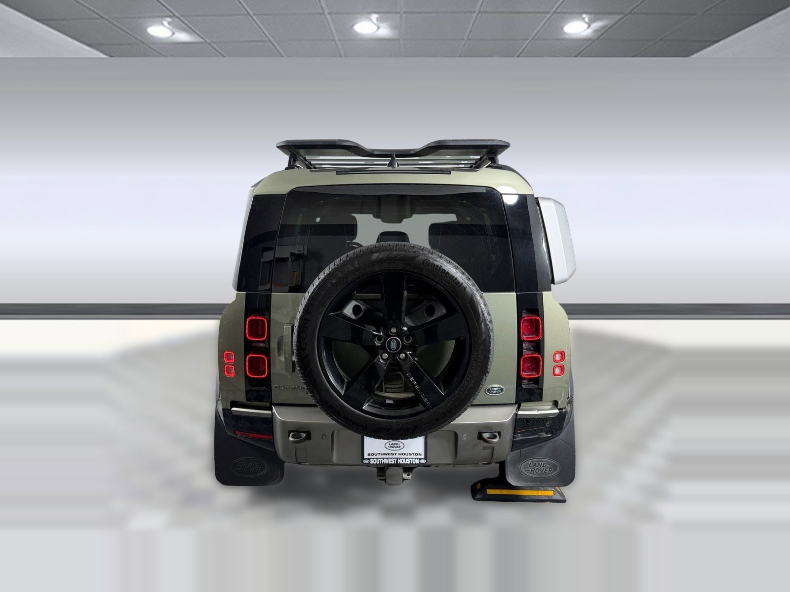 Used 2022 Land Rover Defender 110 X-Dynamic HSE image 10