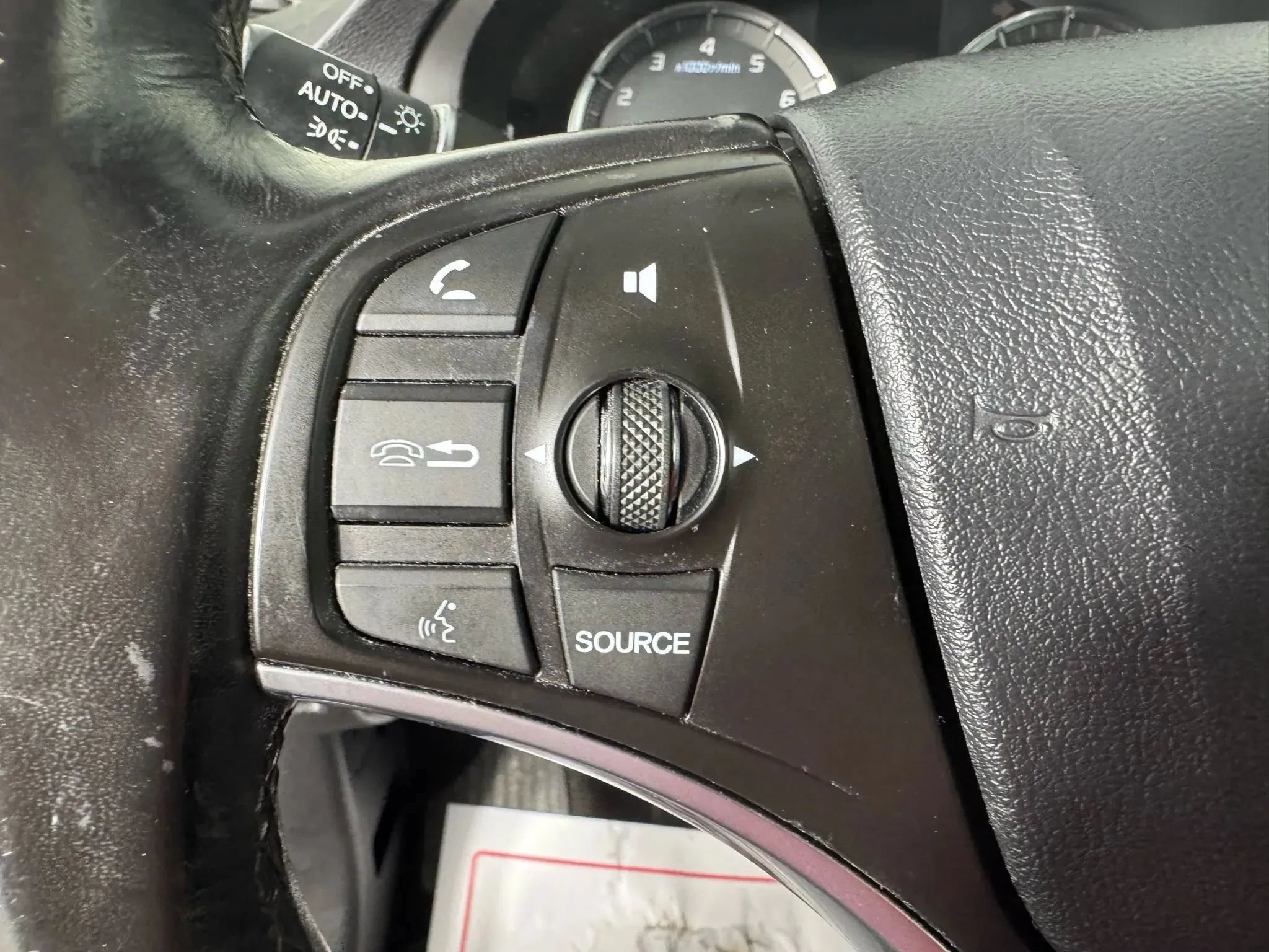 Used 2020 Acura MDX w/ Technology Package FWD image 16