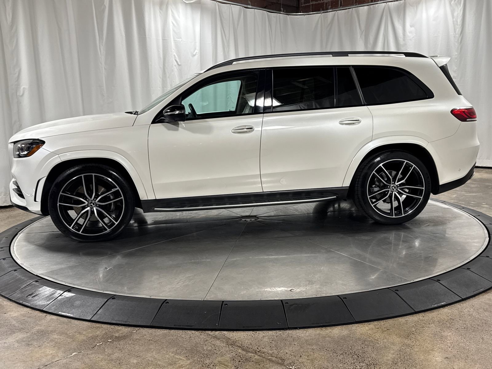 Used 2020 Mercedes-Benz GLS 580 4MATIC image 6