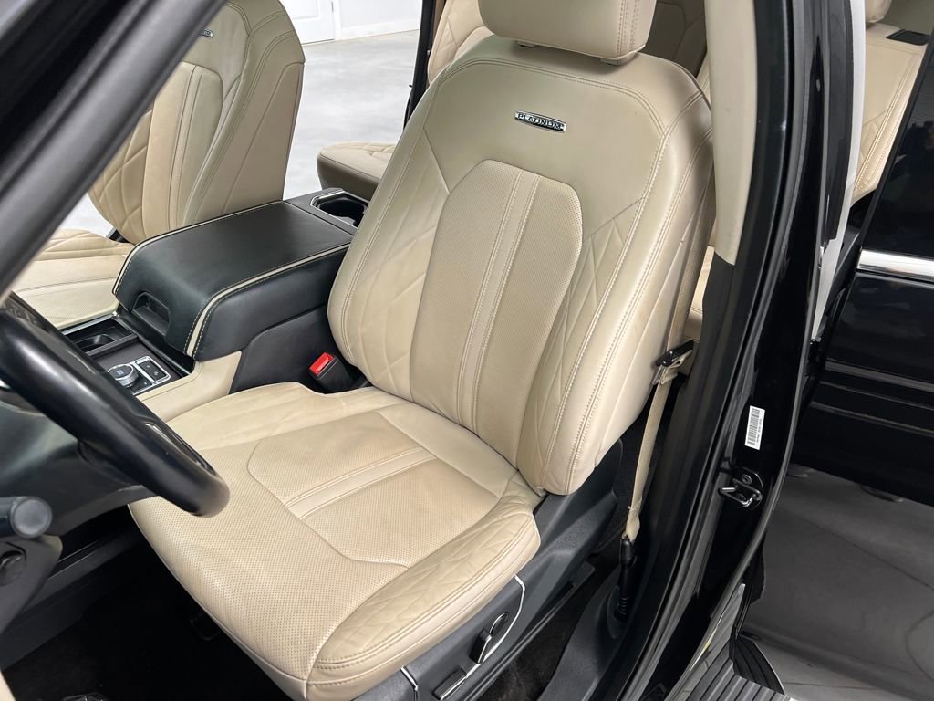 Used 2022 Ford Expedition Max Platinum AWD/4WD image 9