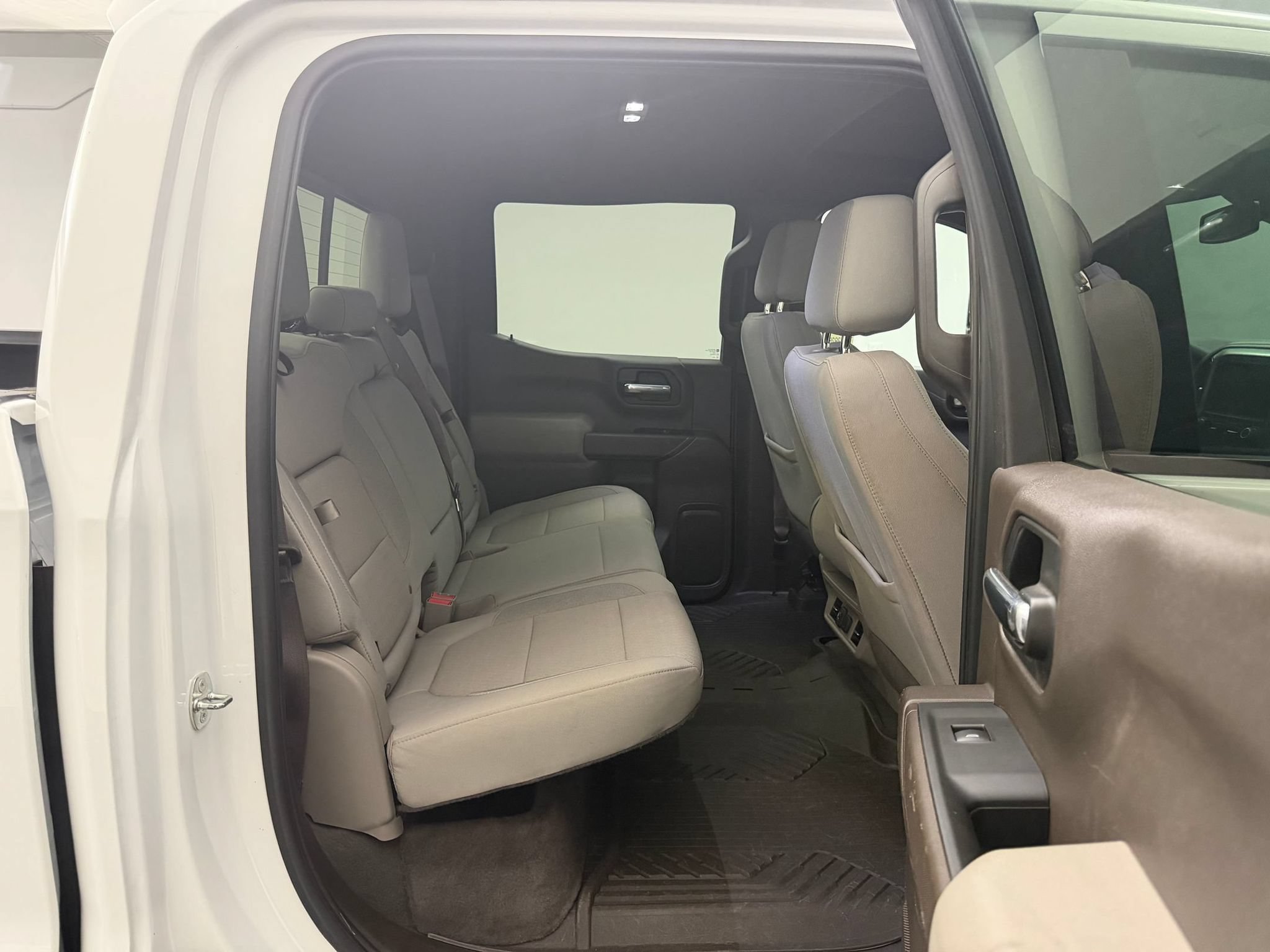 Used 2021 Chevrolet Silverado 1500 LT AWD/4WD image 30