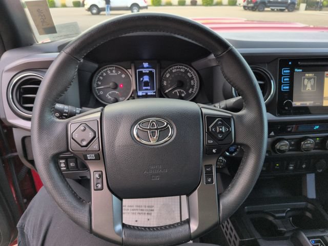 Used 2018 Toyota Tacoma TRD Sport w/ Technology Package AWD/4WD image 14