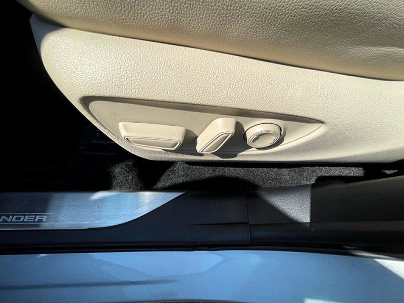 Used 2024 Toyota Highlander LE image 18