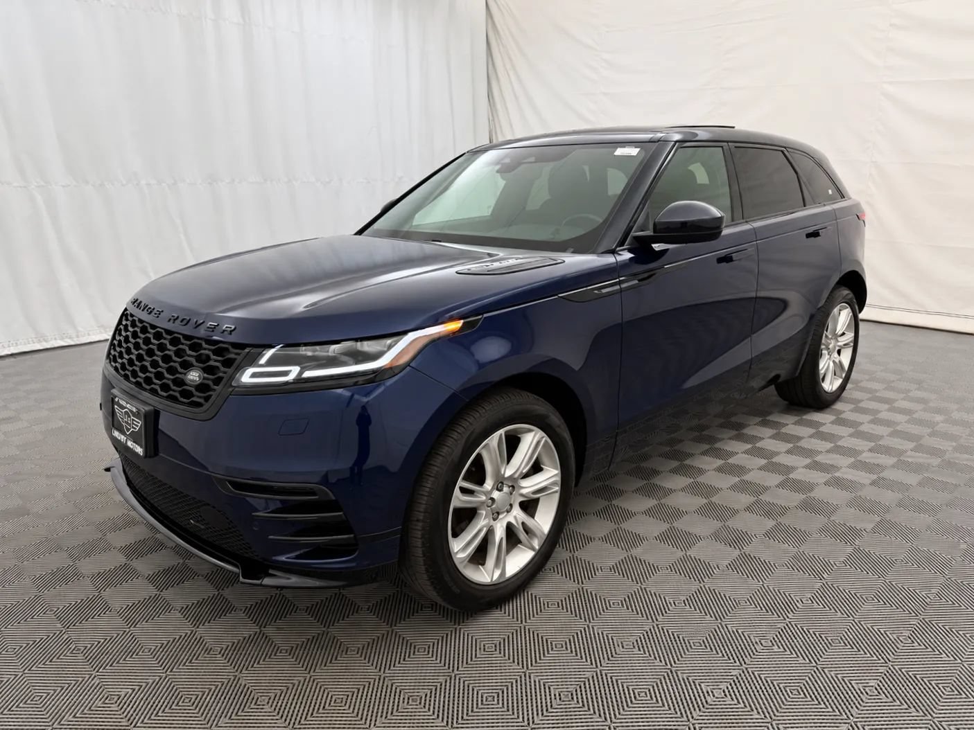Used 2023 Land Rover Range Rover Velar R-Dynamic S AWD/4WD image 2
