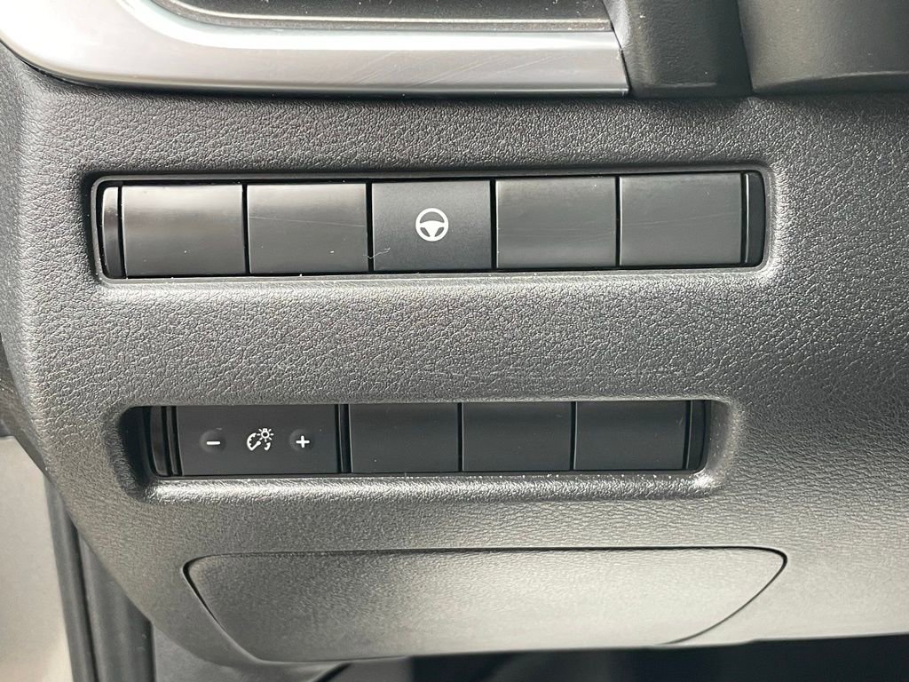 Used 2021 Nissan Rogue SV image 26