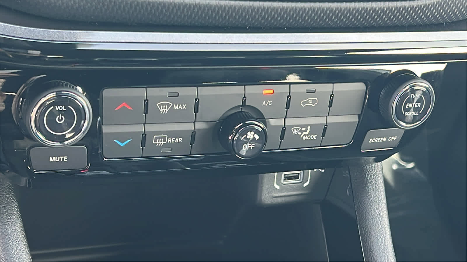 New 2026 Jeep Compass Latitude image 14