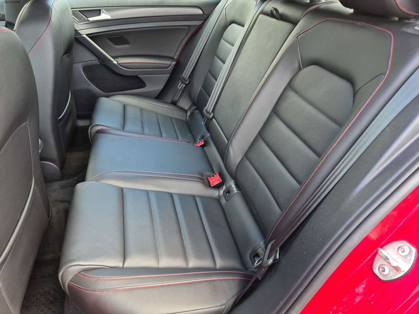 Used 2019 Volkswagen GTI SE FWD image 20