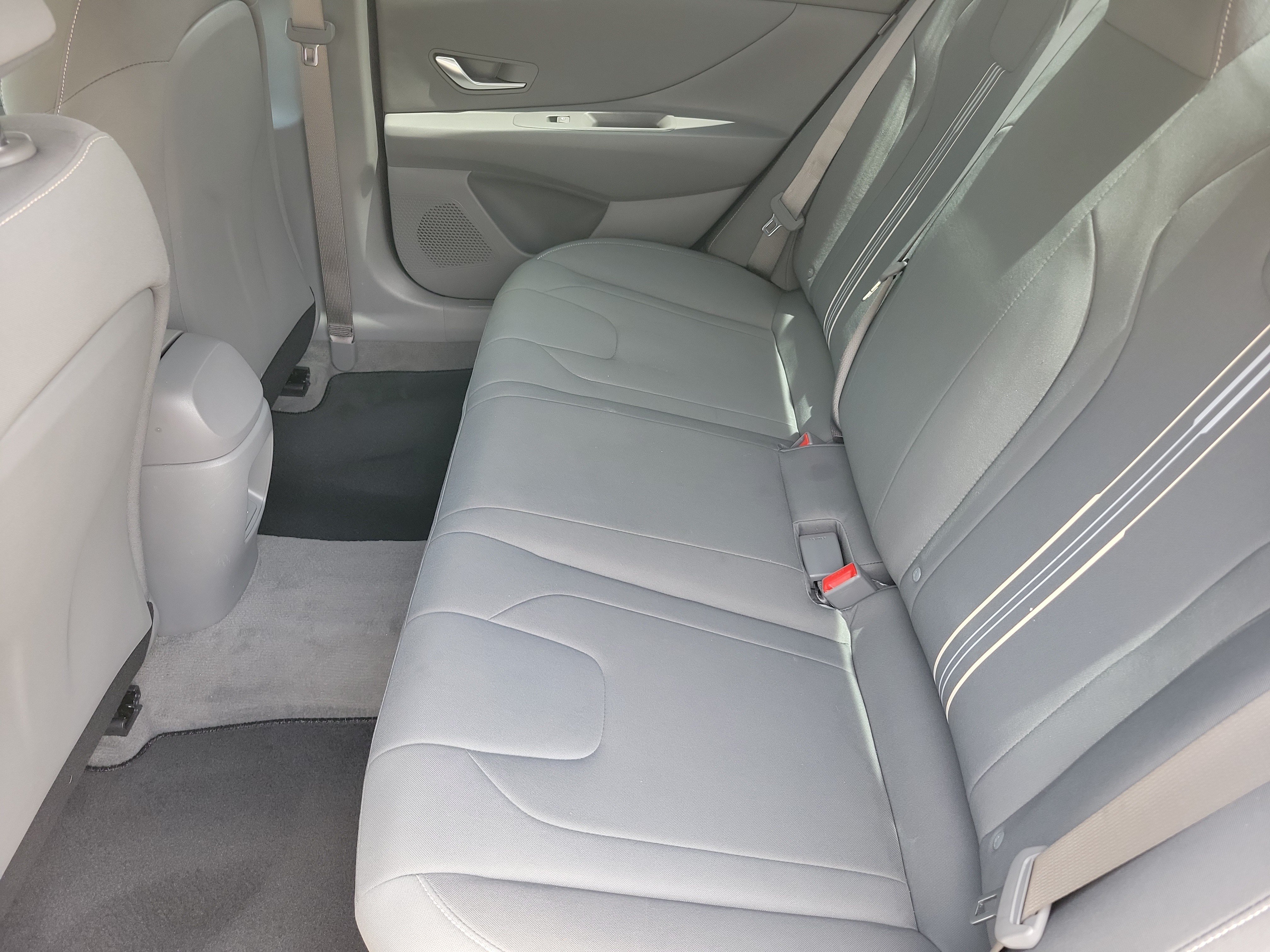 Used 2025 Hyundai Elantra Sport FWD image 6