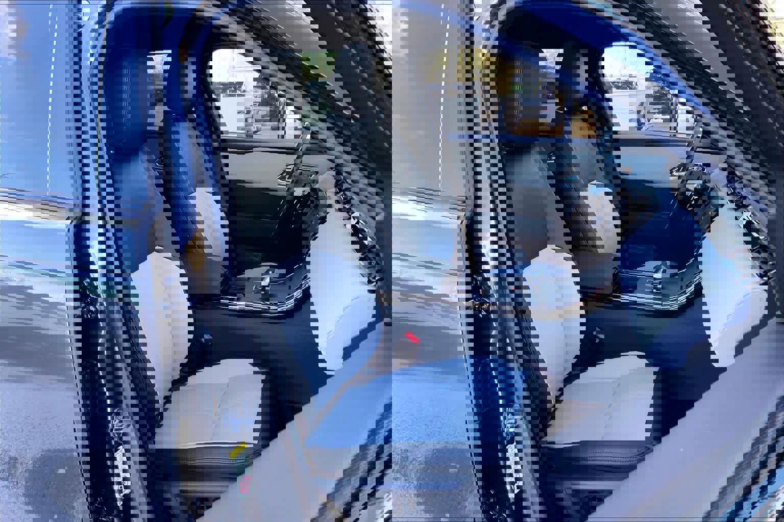 Used 2026 Land Rover Range Rover Velar Dynamic SE image 8