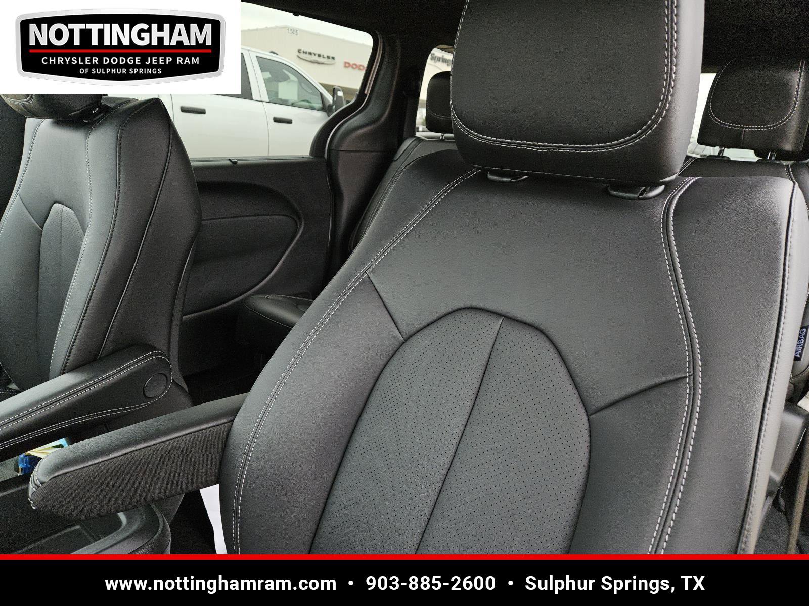 New 2026 Chrysler Pacifica Select FWD image 19