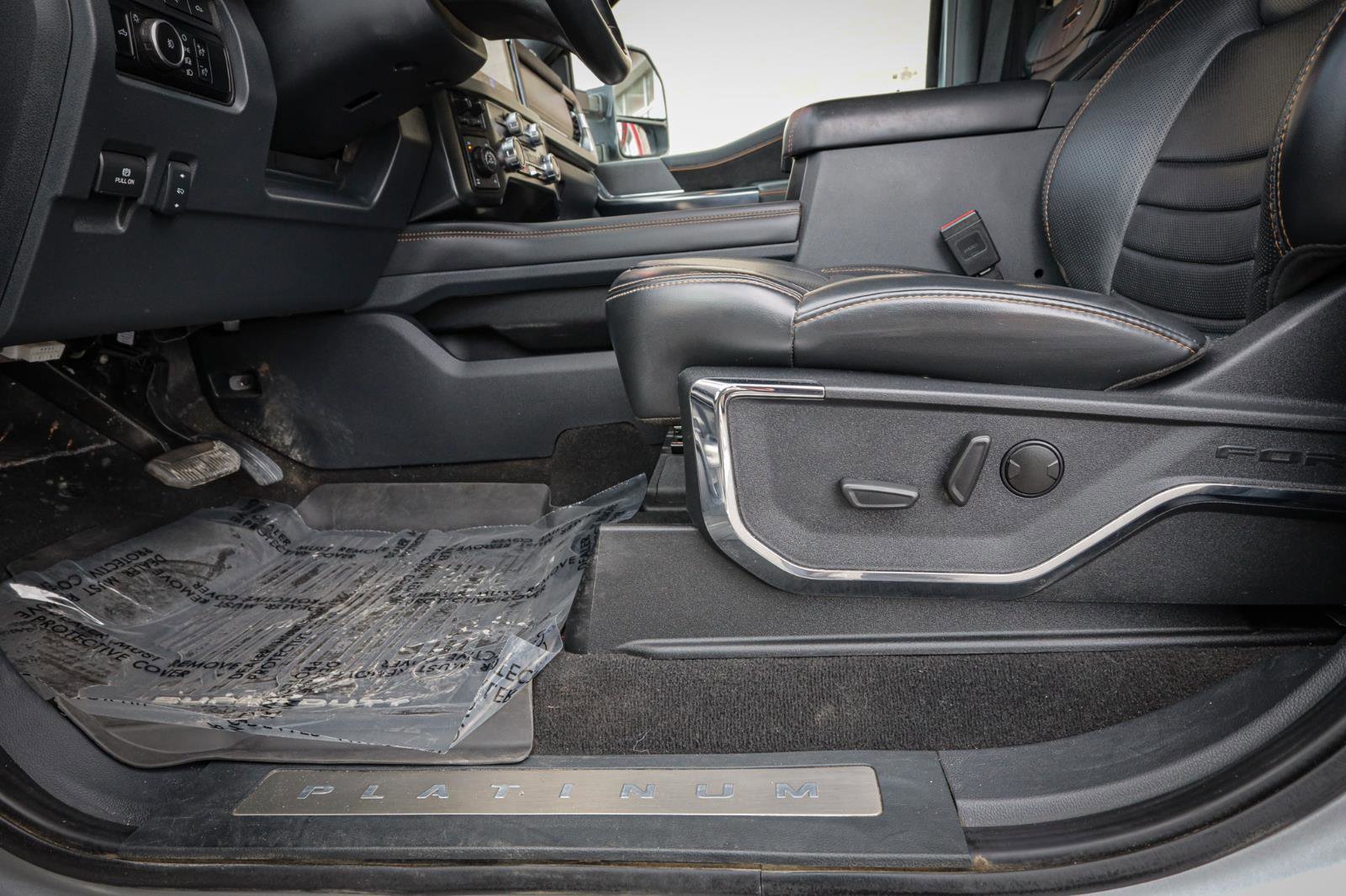 Used 2023 Ford F350 Platinum w/ Tremor Off-Road Package image 15