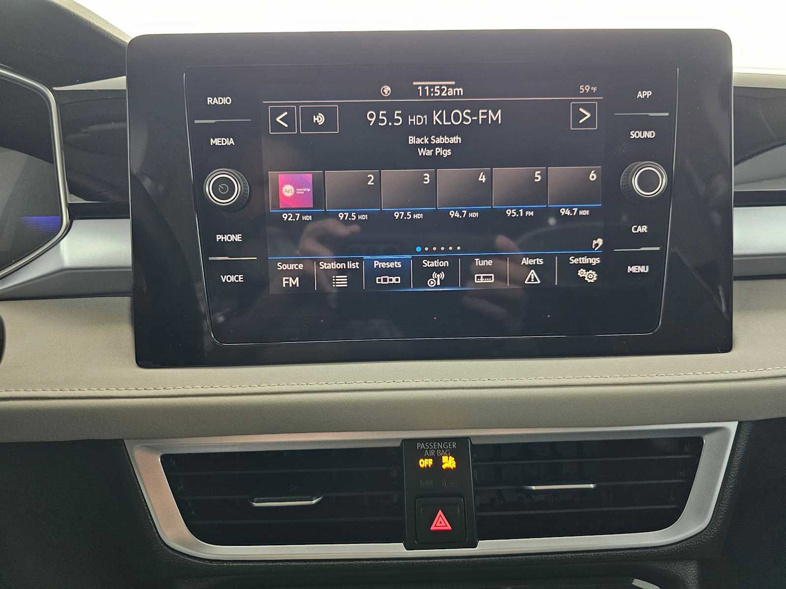 Used 2026 Volkswagen Taos SE image 25