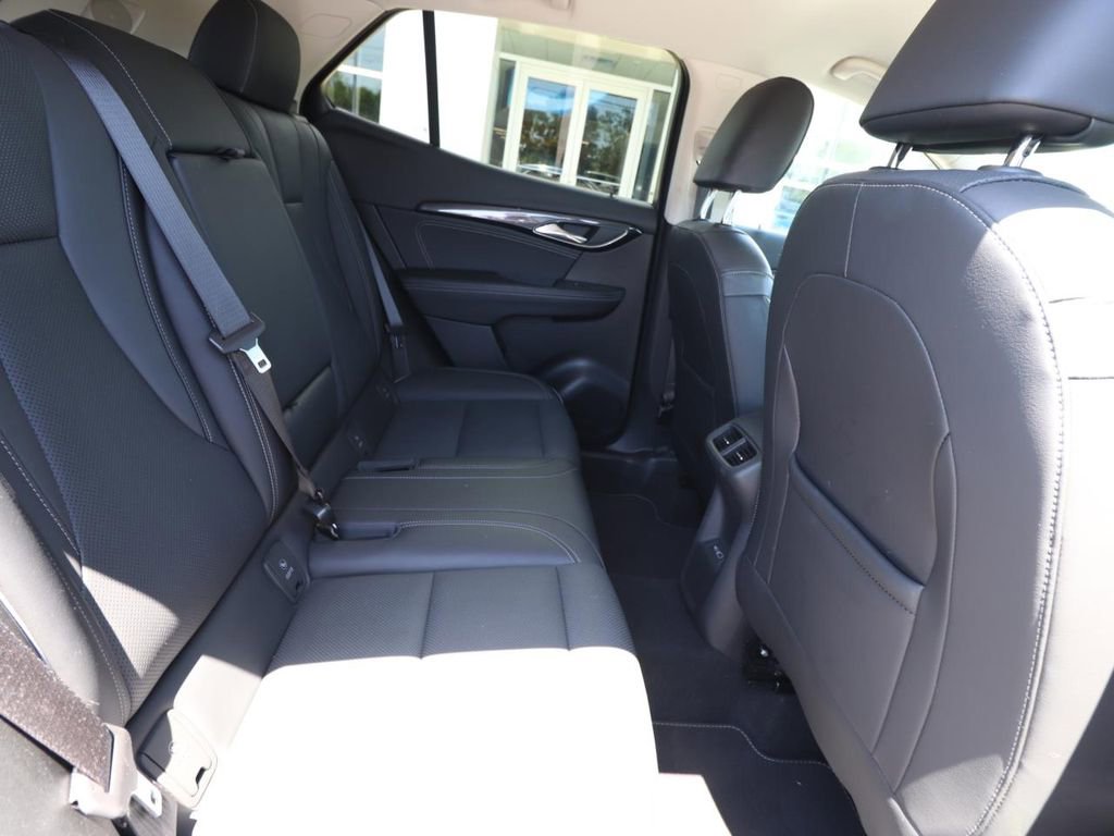 Used 2023 Buick Envision Essence image 22