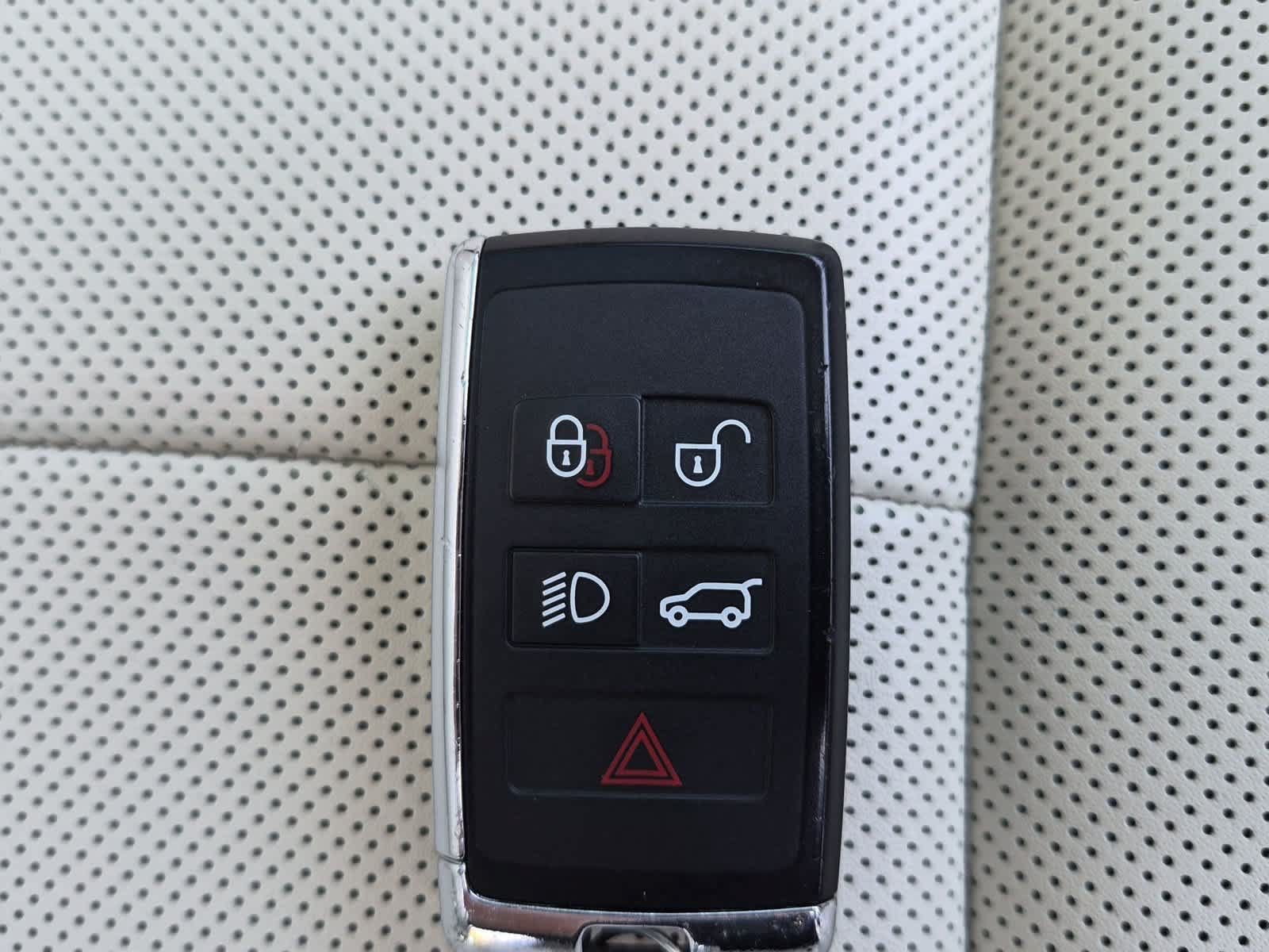 Certified 2023 Land Rover Range Rover SE AWD/4WD image 37
