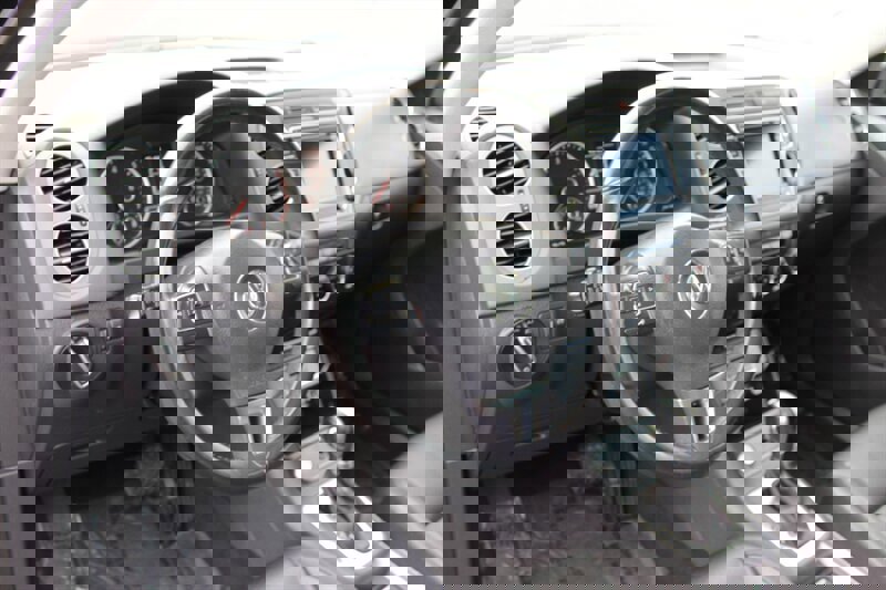 Used 2017 Volkswagen Tiguan Wolfsburg Edition image 9