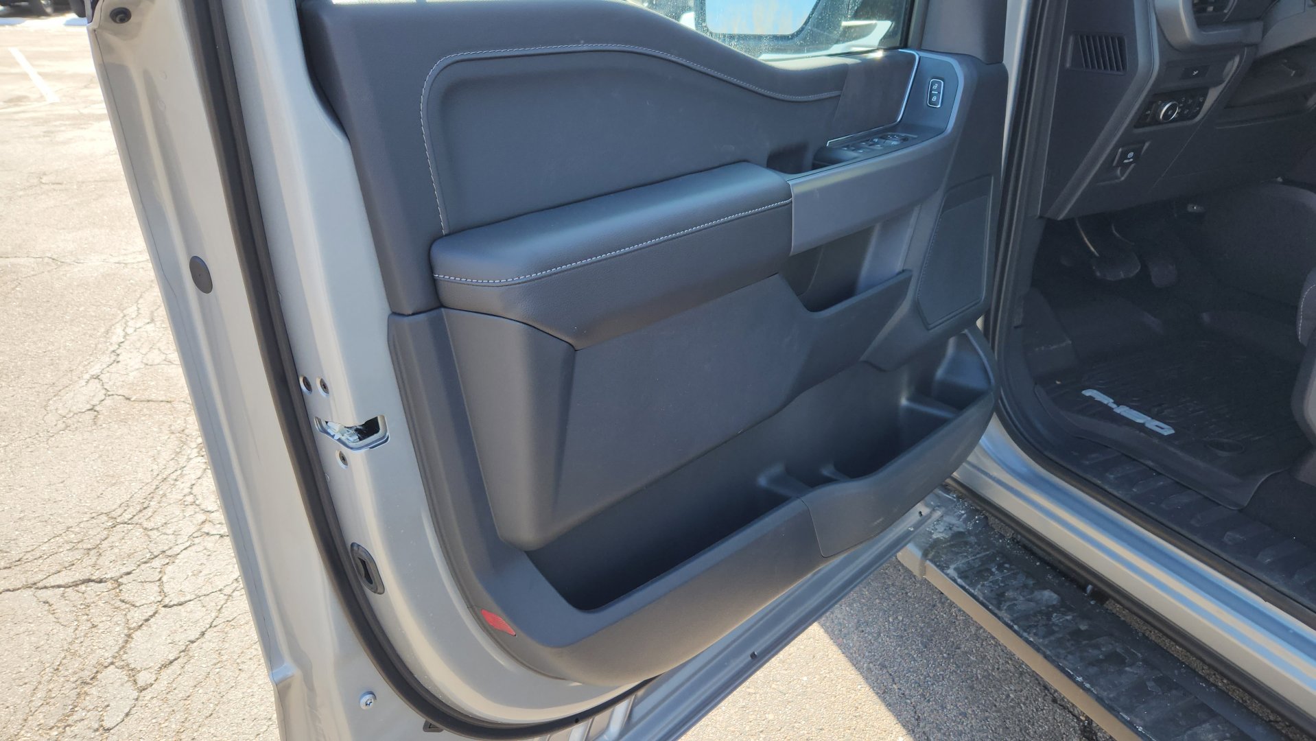 New 2026 Ford F150 XLT w/ Equipment Group 302A MID image 23