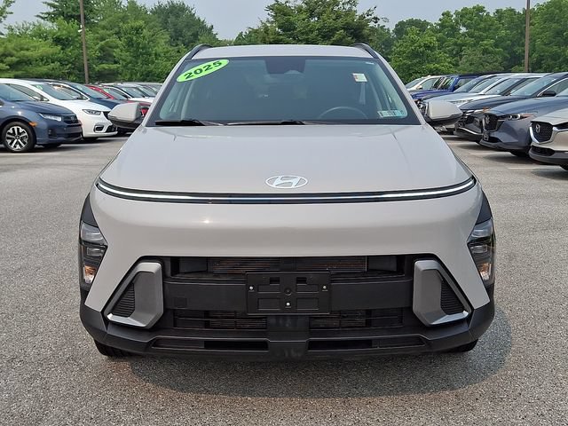Used 2025 Hyundai Kona SEL AWD/4WD image 2