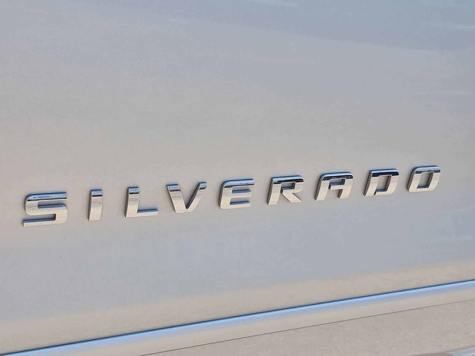 Used 2018 Chevrolet Silverado 1500 LT w/ All Star Edition AWD/4WD image 13