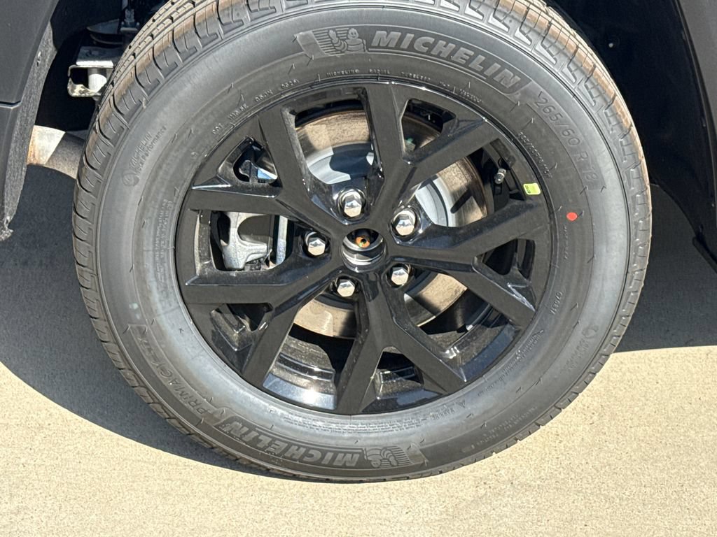 New 2026 Jeep Grand Cherokee L 2WD image 8