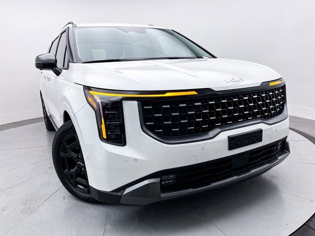 Used 2025 Kia Carnival SX Prestige image 3