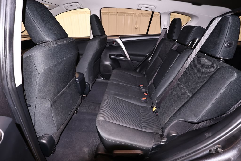 Used 2018 Toyota RAV4 LE w/ Carpet Mat Package AWD/4WD image 16