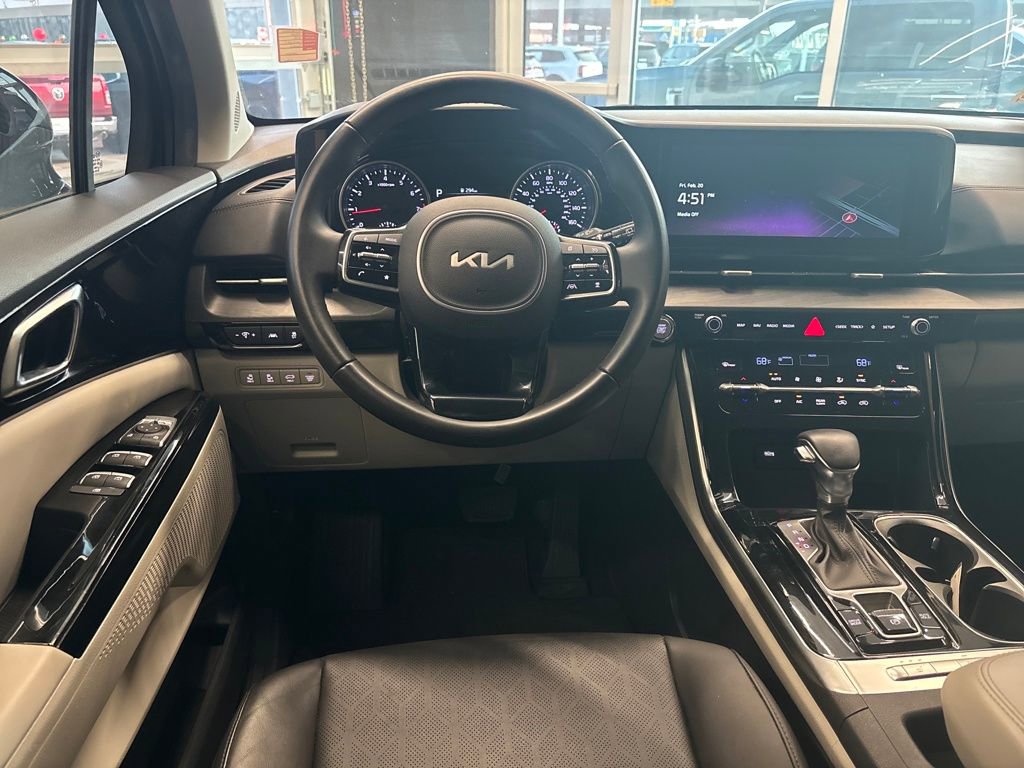 Certified 2022 Kia Carnival EX image 19