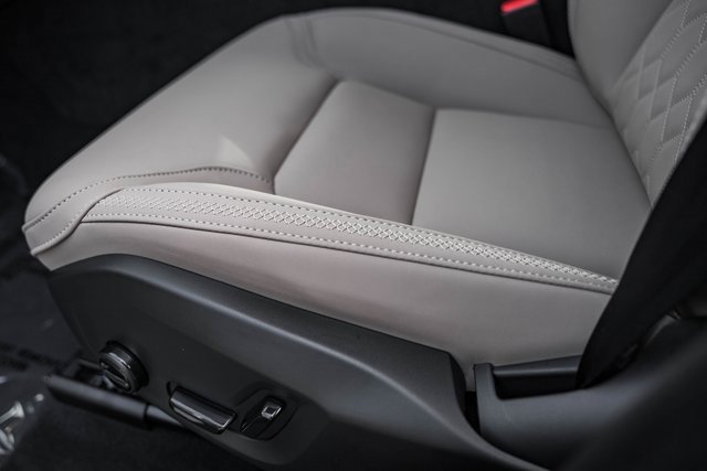 New 2026 Volvo XC60 B5 Plus w/ Protection Package Premier image 31