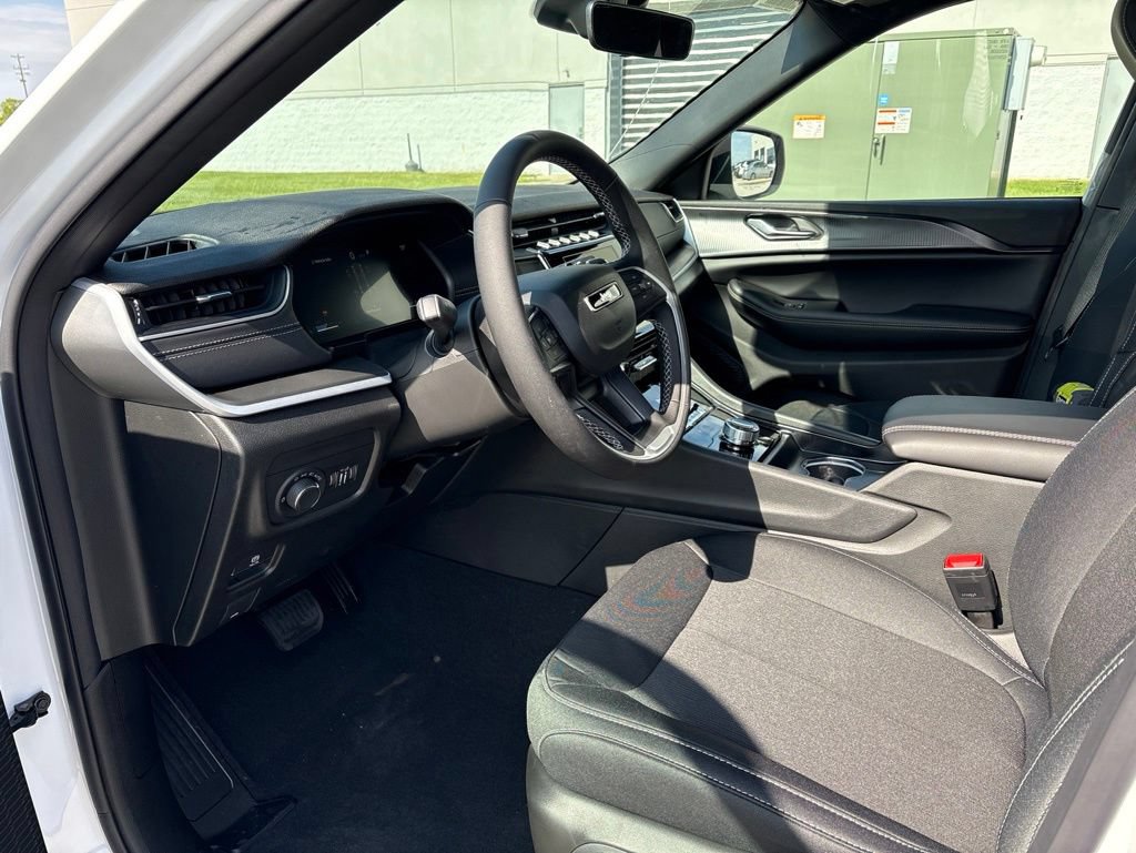 New 2026 Jeep Grand Cherokee Laredo AWD/4WD image 7