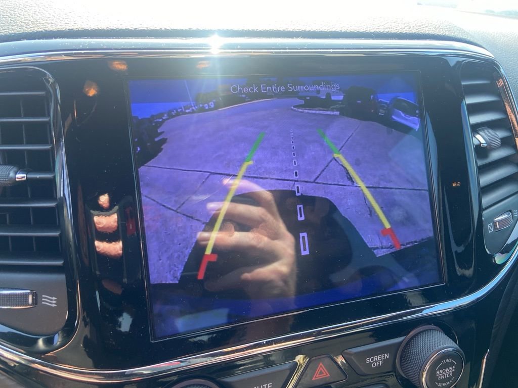 Used 2019 Jeep Grand Cherokee Laredo w/ Security & Convenience Group image 27