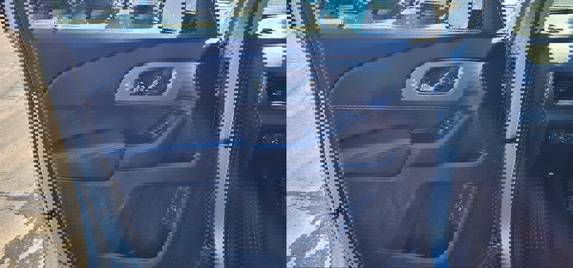 Used 2019 Chevrolet Traverse LT image 9