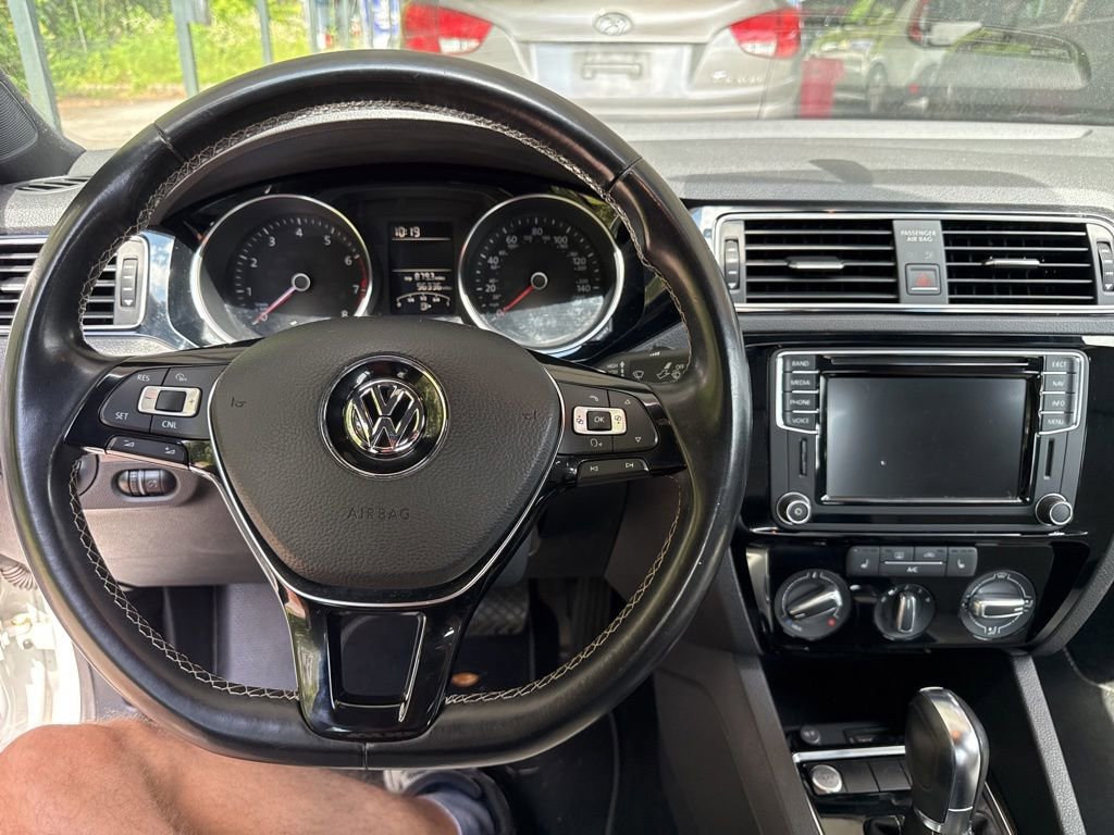 Used 2017 Volkswagen Jetta Sport FWD image 4