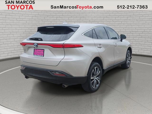 Used 2023 Toyota Venza LE image 5