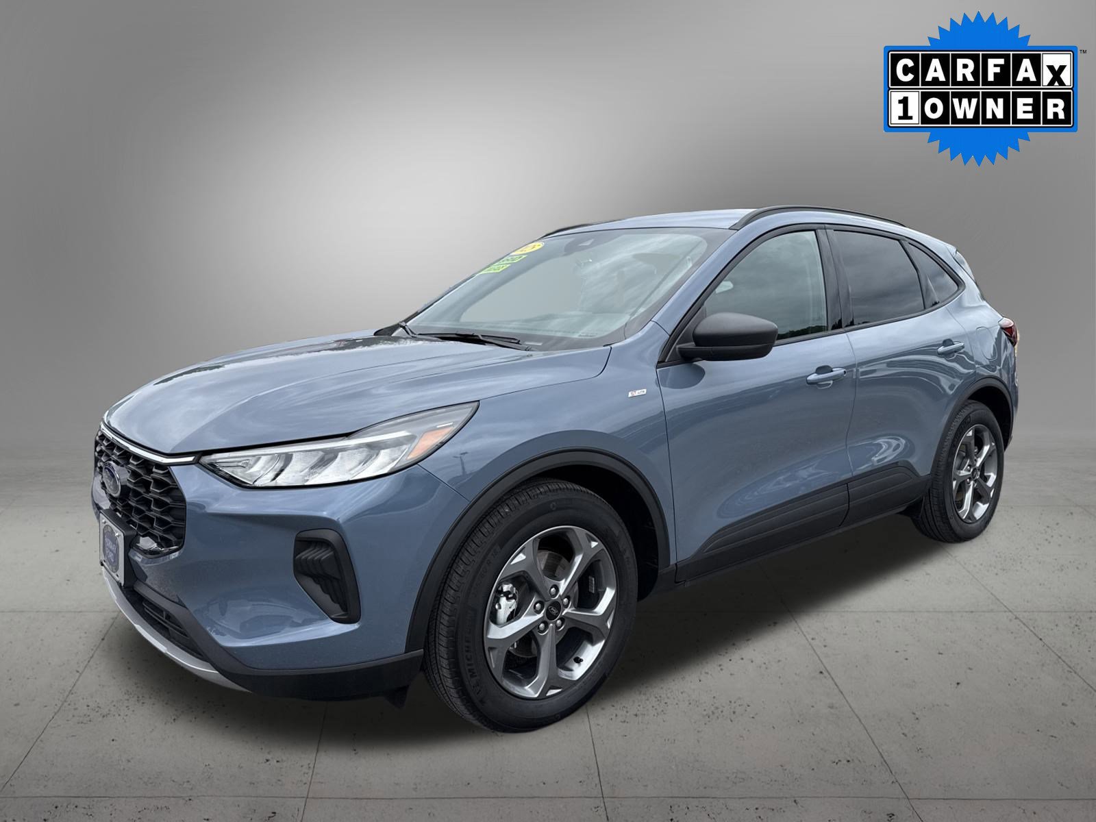 Used 2025 Ford Escape ST-Line w/ Equipment Group 301A image 1