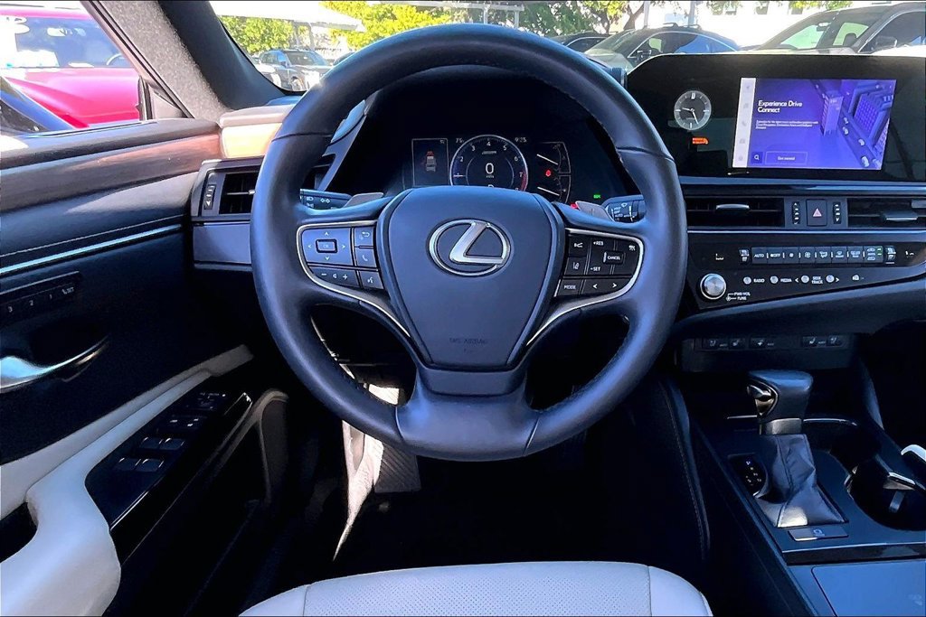 Used 2024 Lexus ES 350 w/ Premium Package FWD image 7