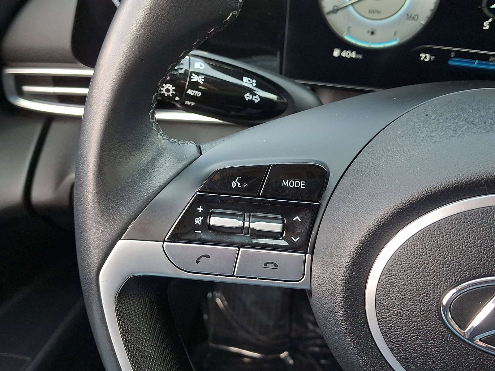 Used 2023 Hyundai Elantra Limited image 22
