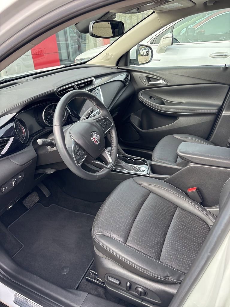 Used 2022 Buick Encore GX Essence w/ Experience Buick Package image 2