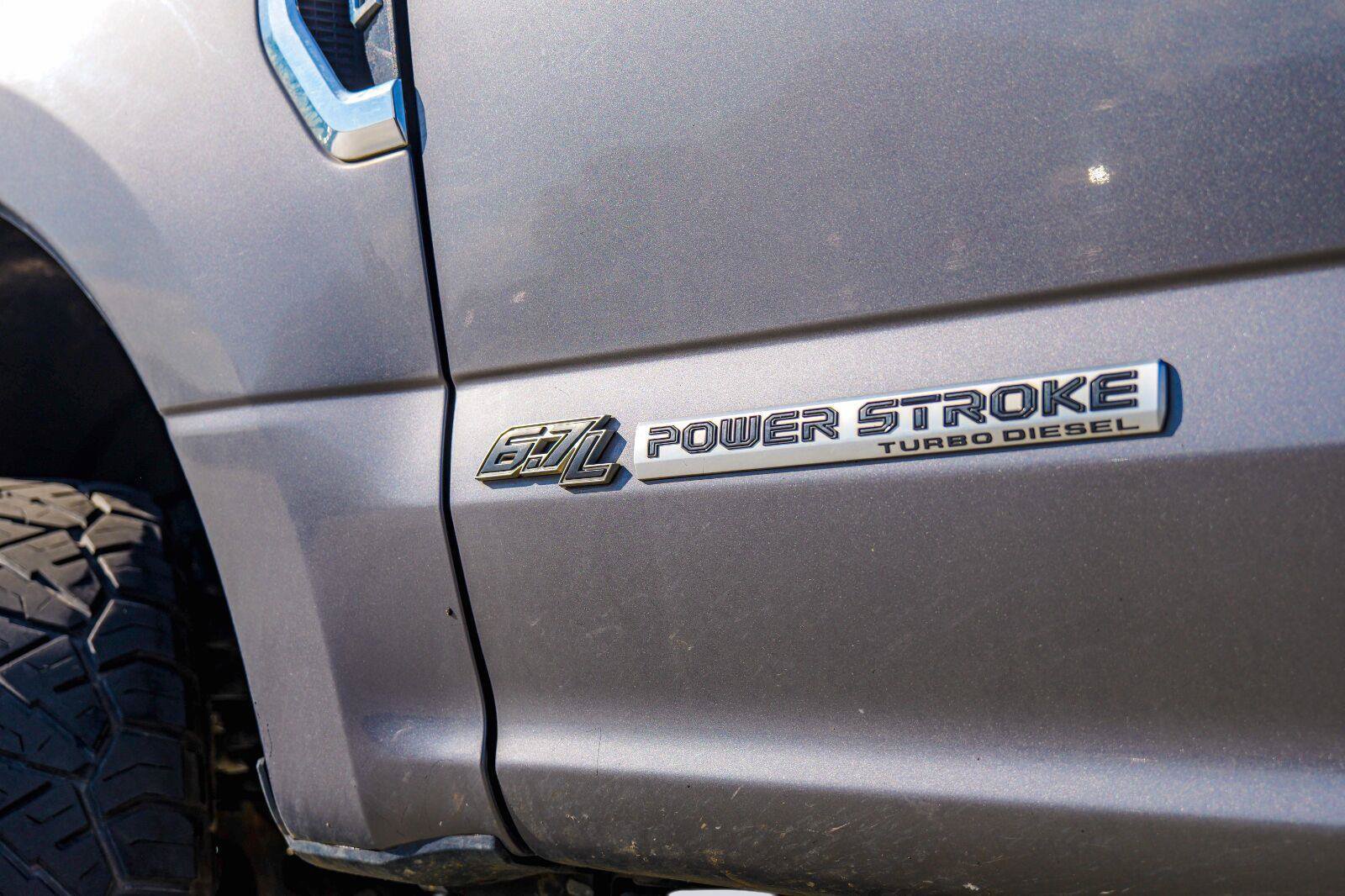 Used 2021 Ford F250 Platinum w/ FX4 Off-Road Package AWD/4WD image 4