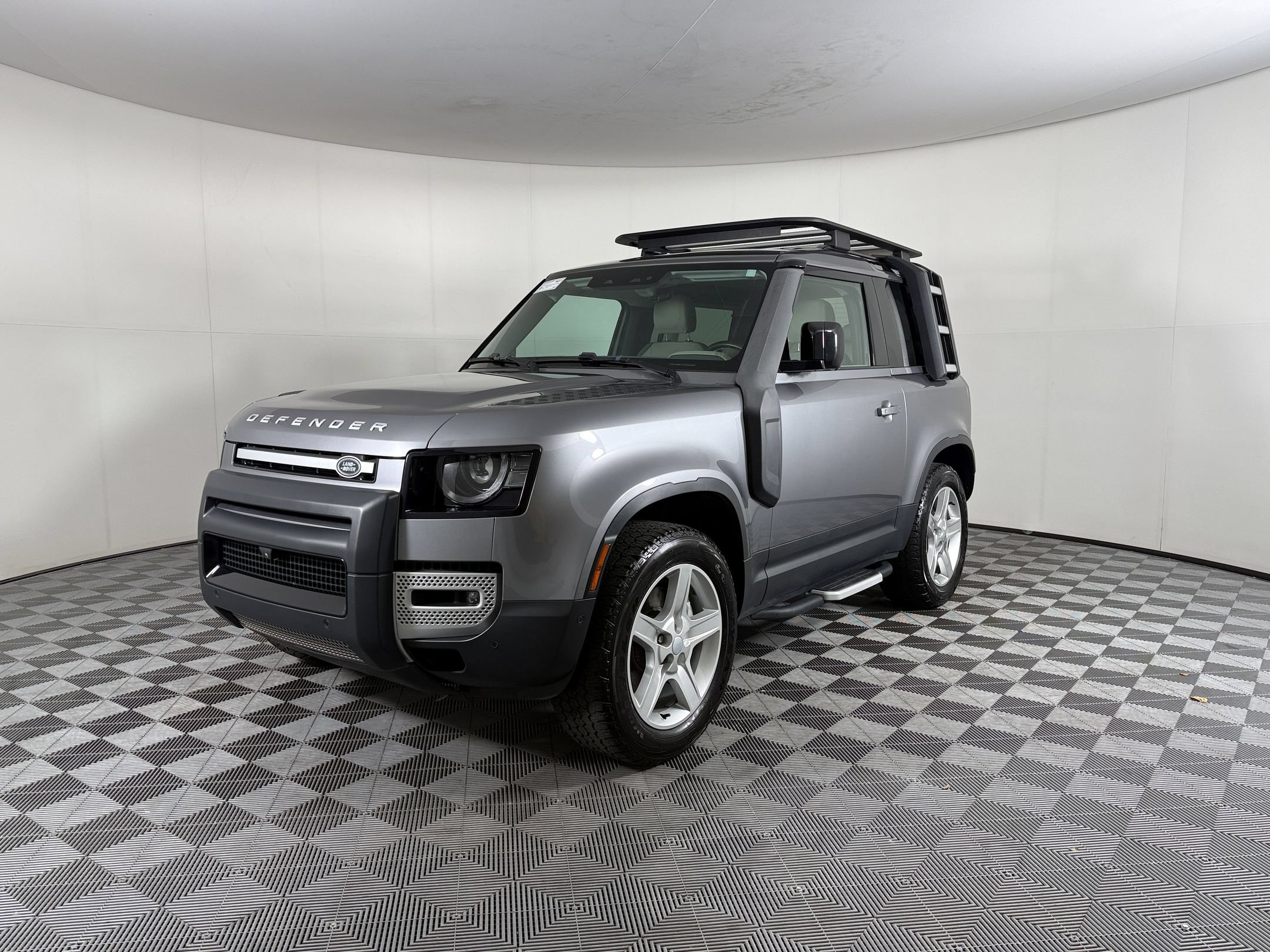 Used 2023 Land Rover Defender 90 SE AWD/4WD image 1