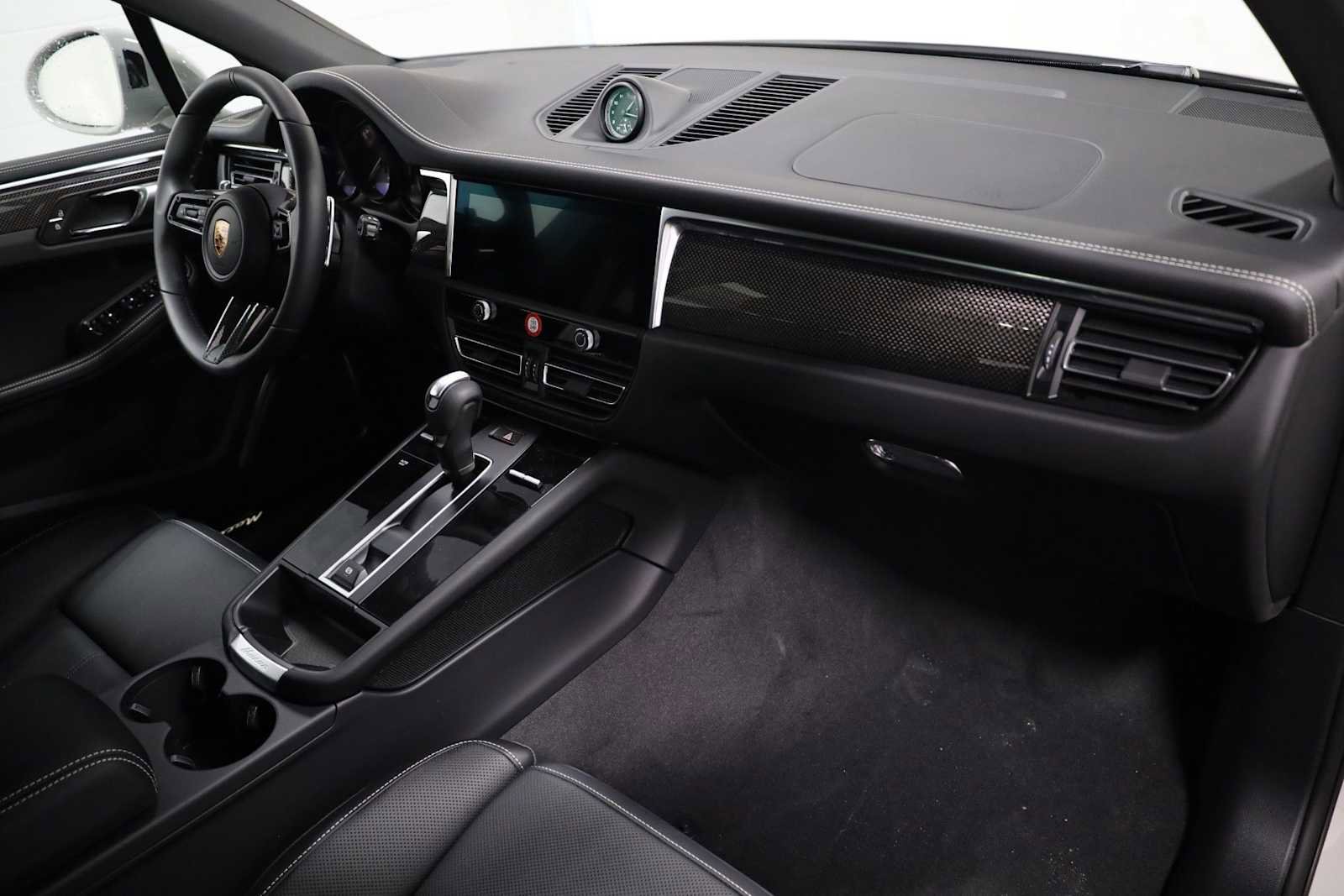 New 2026 Porsche Macan GTS image 6