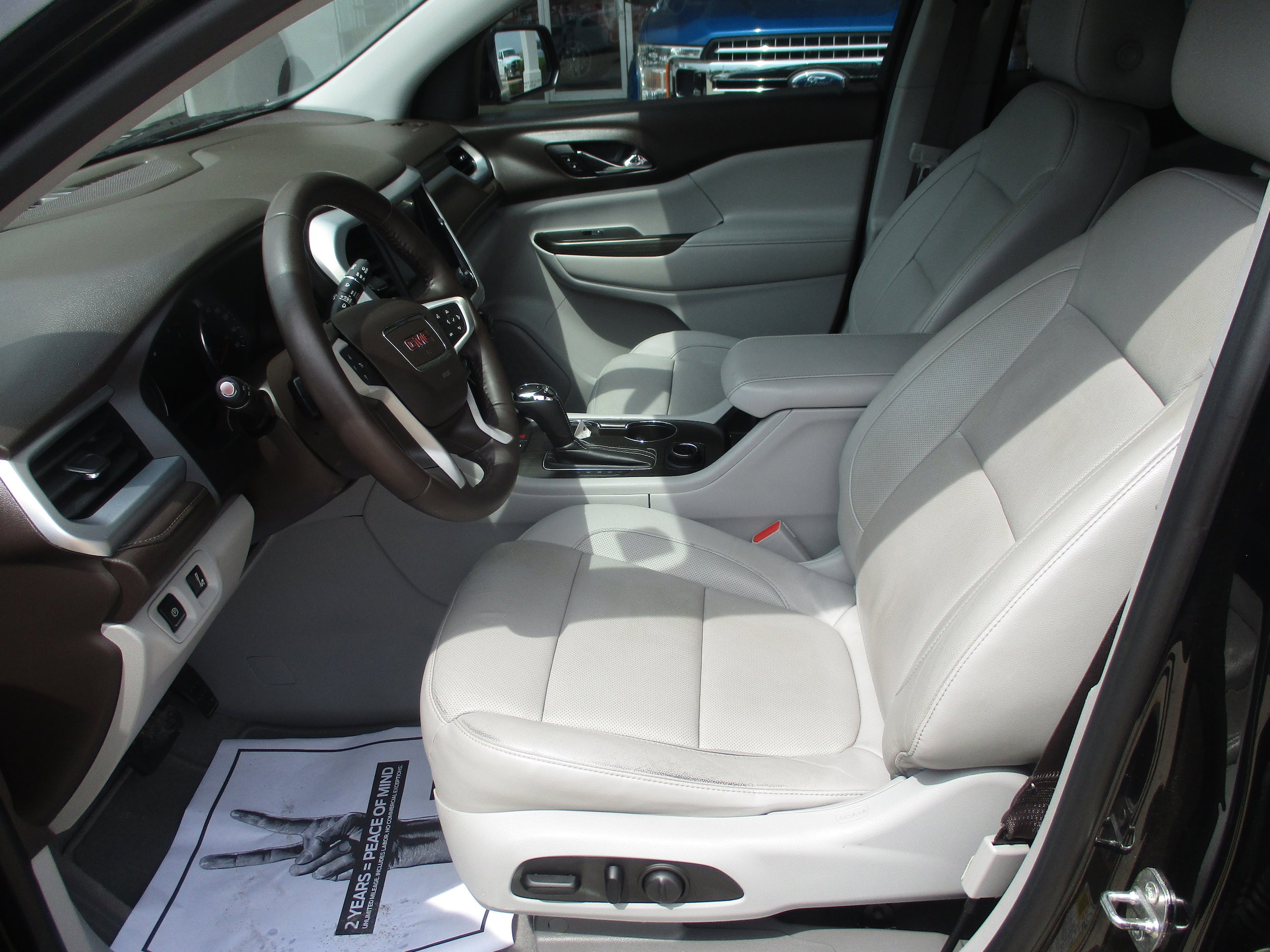 Used 2017 GMC Acadia SLT image 4
