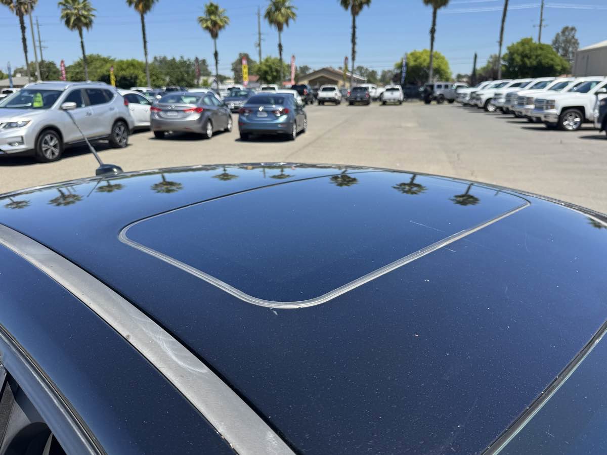 Used 2018 Ford Focus Titanium FWD image 13