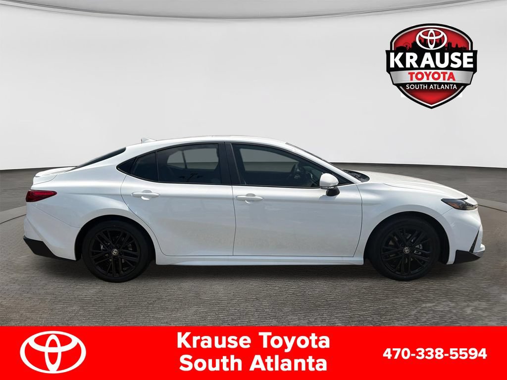 New 2026 Toyota Camry Hybrid FWD image 9