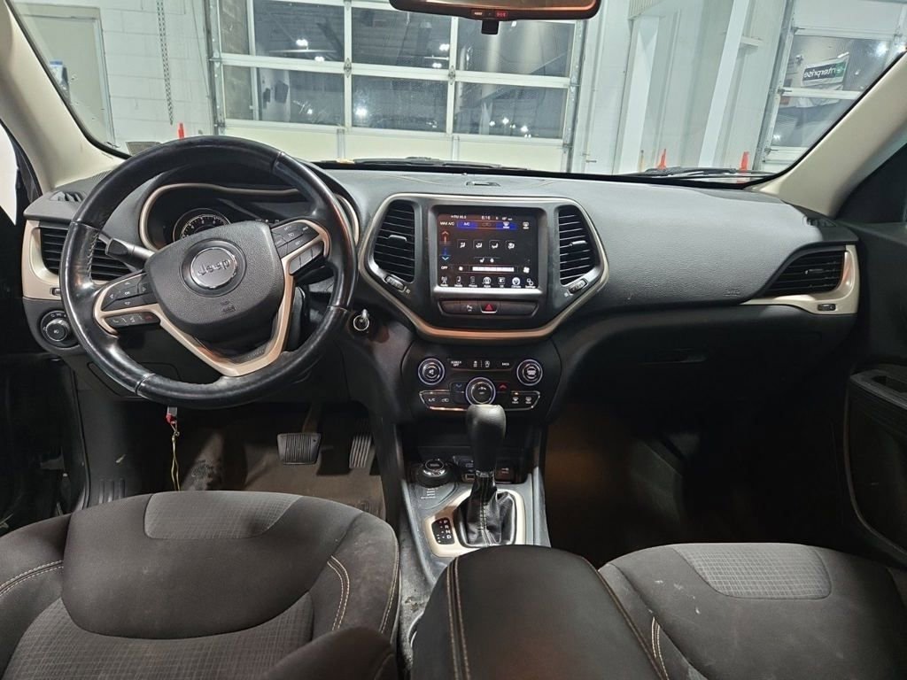 Used 2017 Jeep Cherokee Latitude w/ Safety/Convenience Group image 5