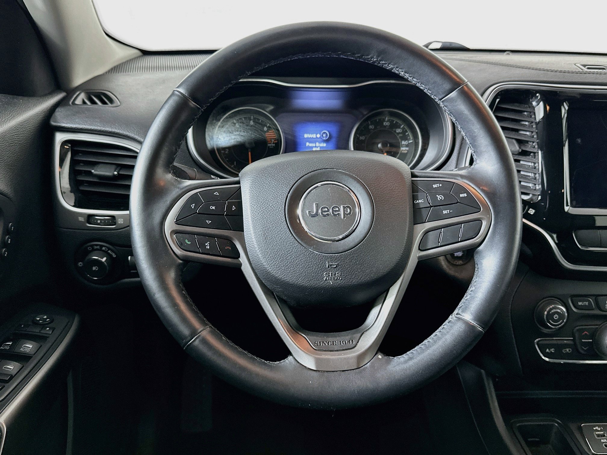 Used 2019 Jeep Cherokee Limited FWD image 18