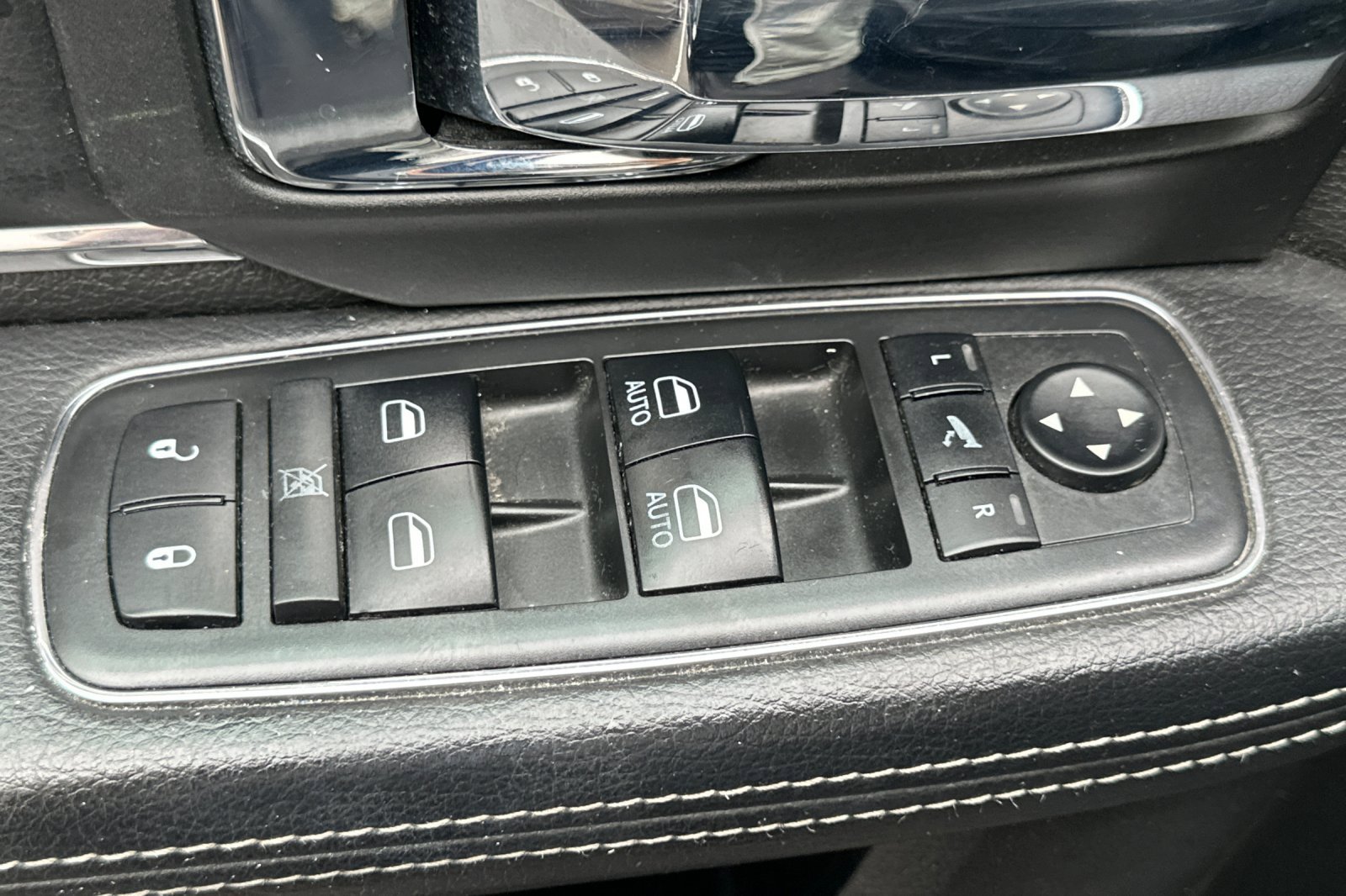 Used 2017 RAM 1500 Laramie image 12