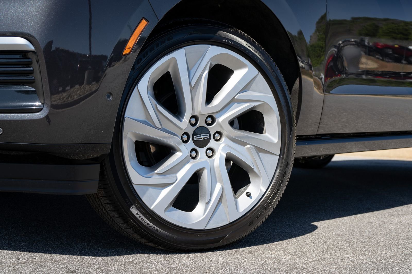 Used 2025 Lincoln Navigator L Reserve AWD/4WD image 7