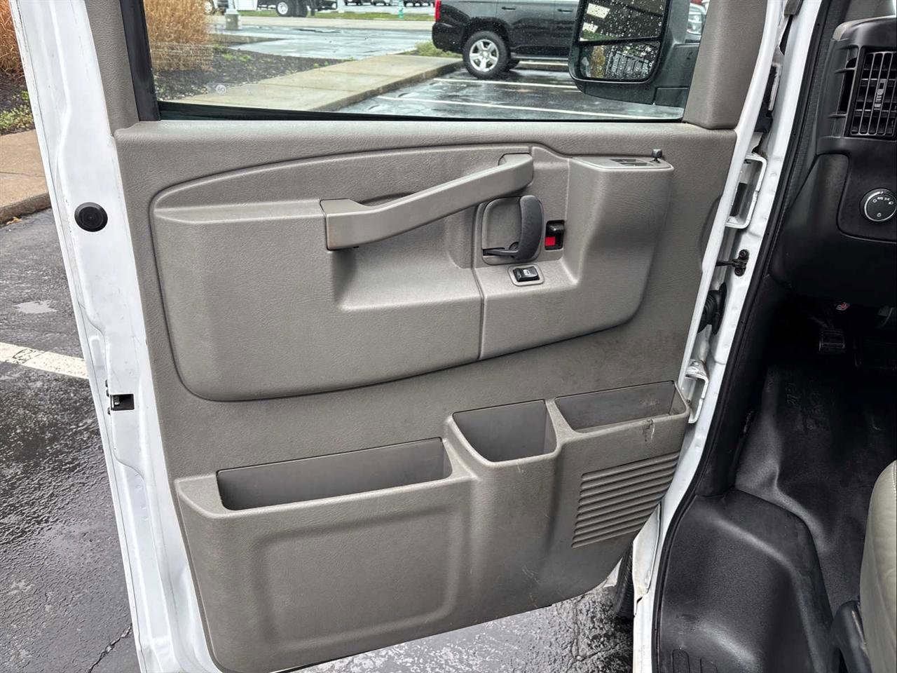 Used 2023 GMC Savana 2500 Extended w/ Driver Convenience Package image 15